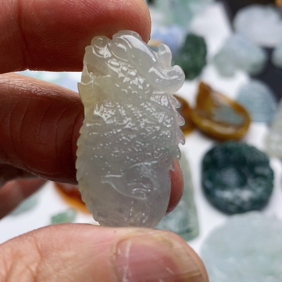 定制翡翠未镶嵌龙头鱼