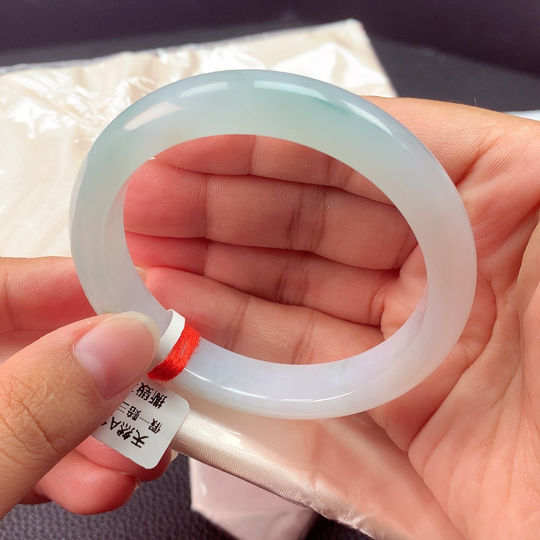 翡翠手镯未镶嵌天然缅甸A货翡翠手镯