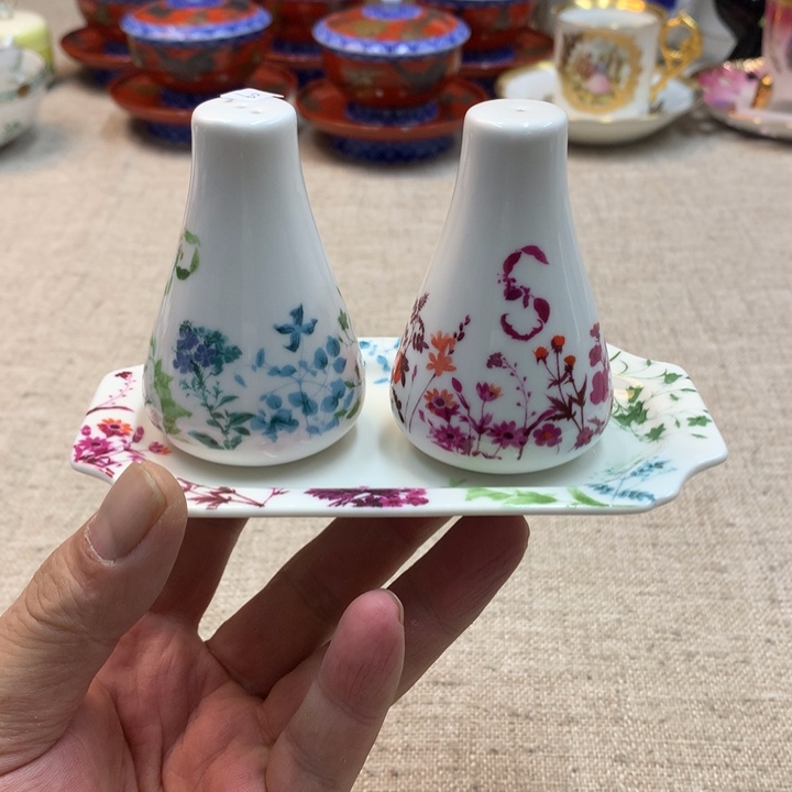 金瓷阁家的美丽瓷器