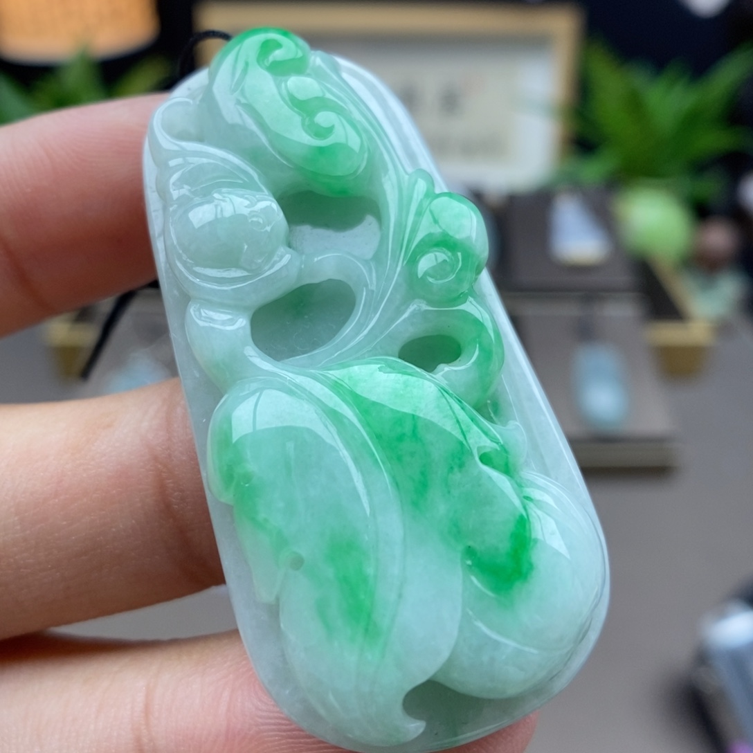 翡翠未镶嵌颈饰吊坠