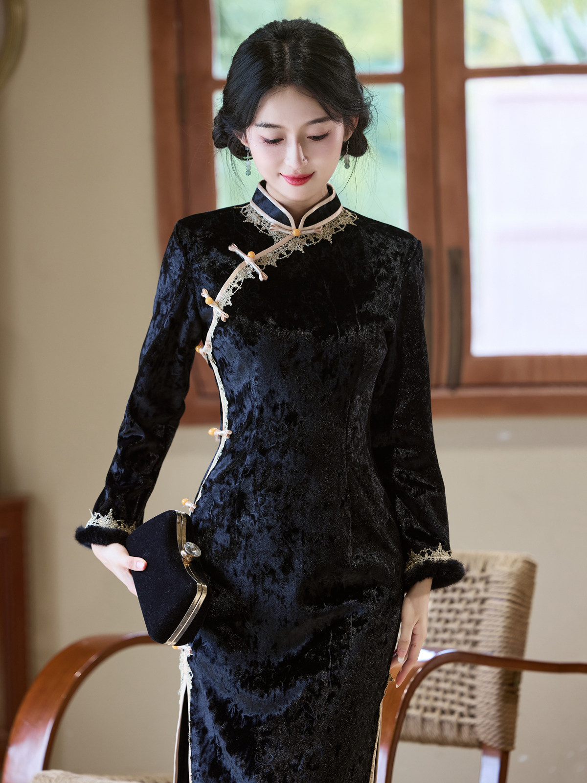 黑色丝绒旗袍2025冬款新中式复古高端修身显瘦国风连衣裙长袖