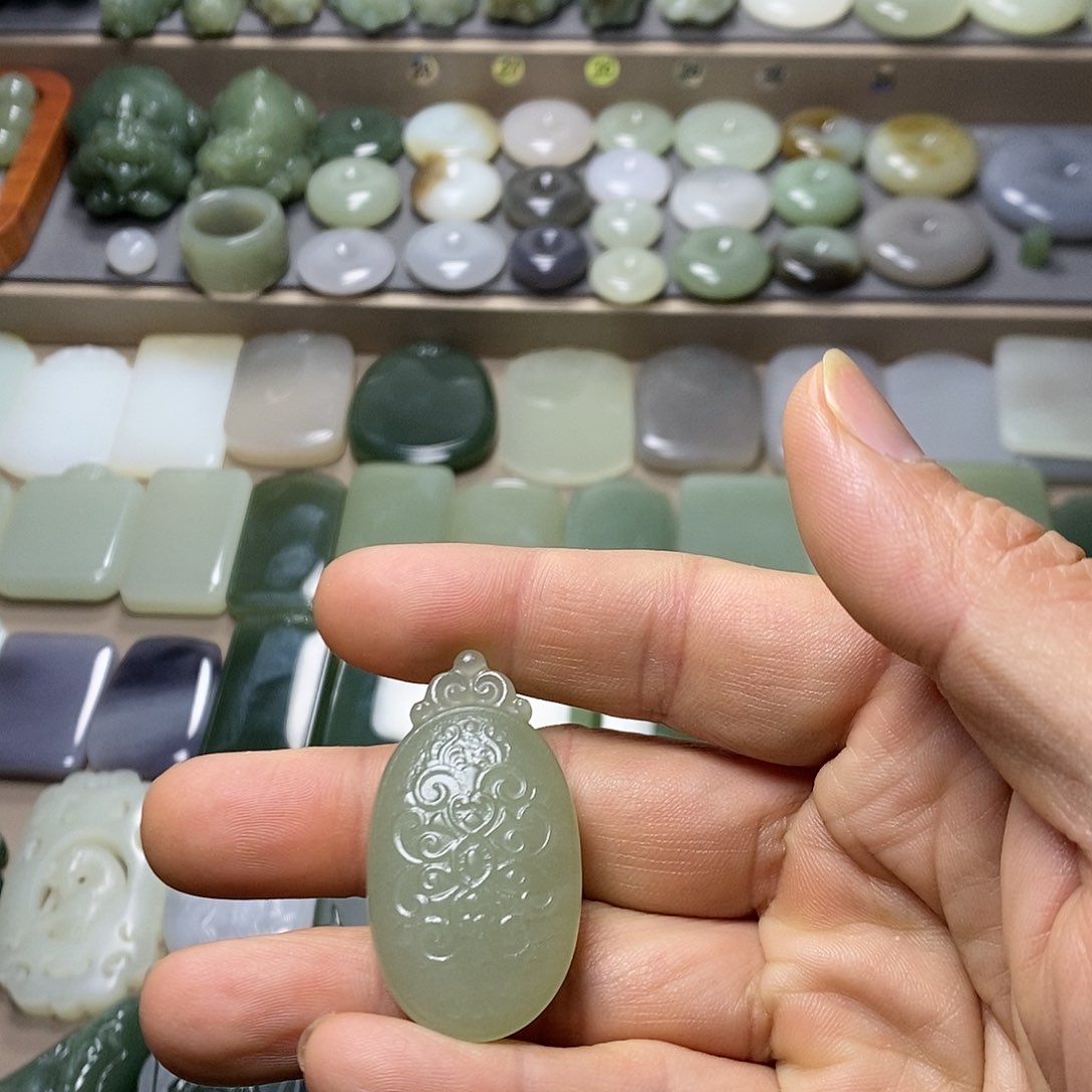 和田玉颈饰未镶嵌