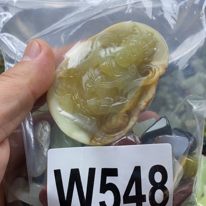 蛇纹石玉未镶嵌珠宝奇石