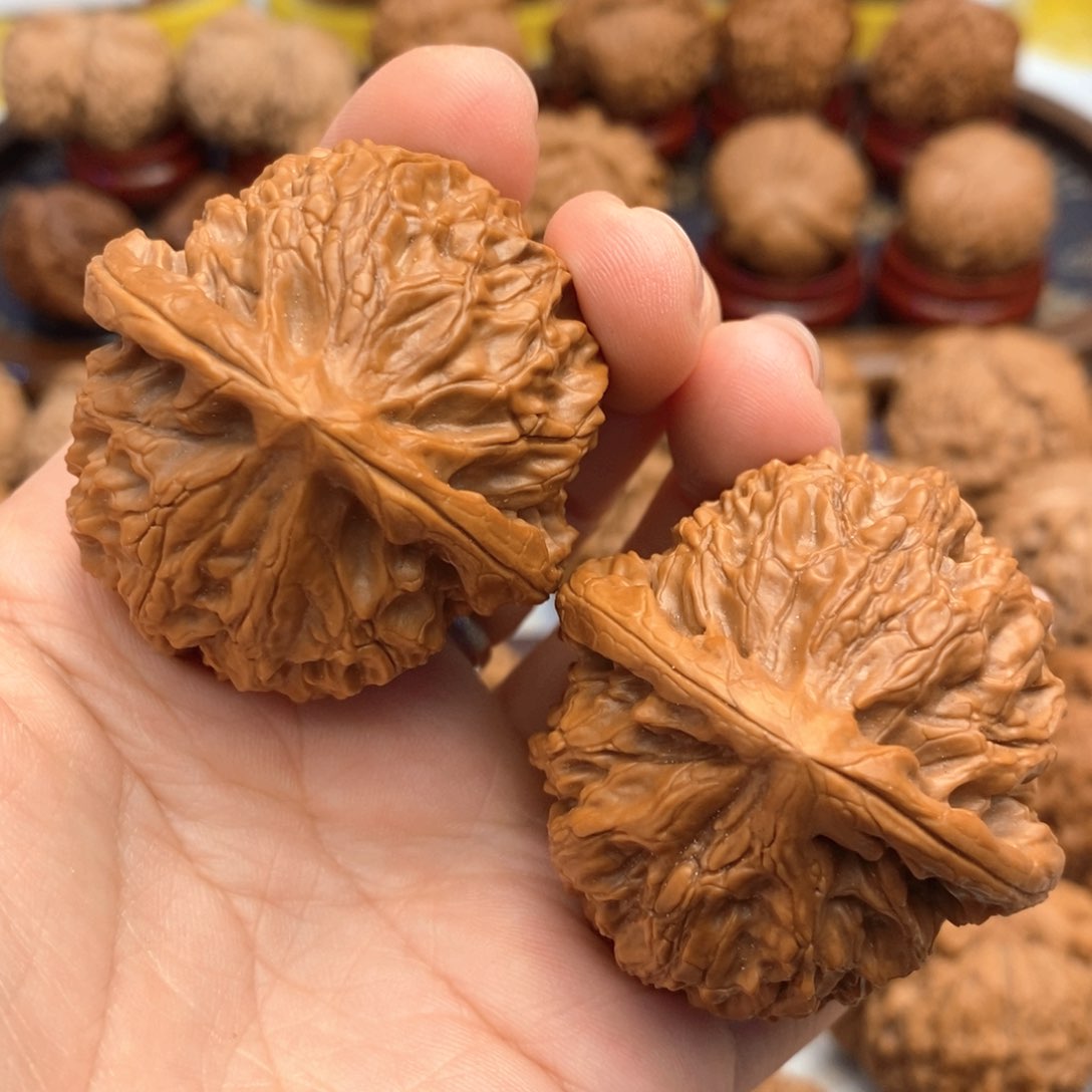 【闪购商品】文玩核桃把件45尺金麒麟