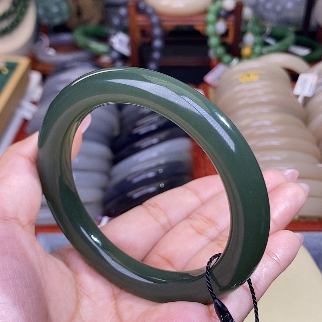 和田玉晴水老料手镯61圈清货价未镶嵌