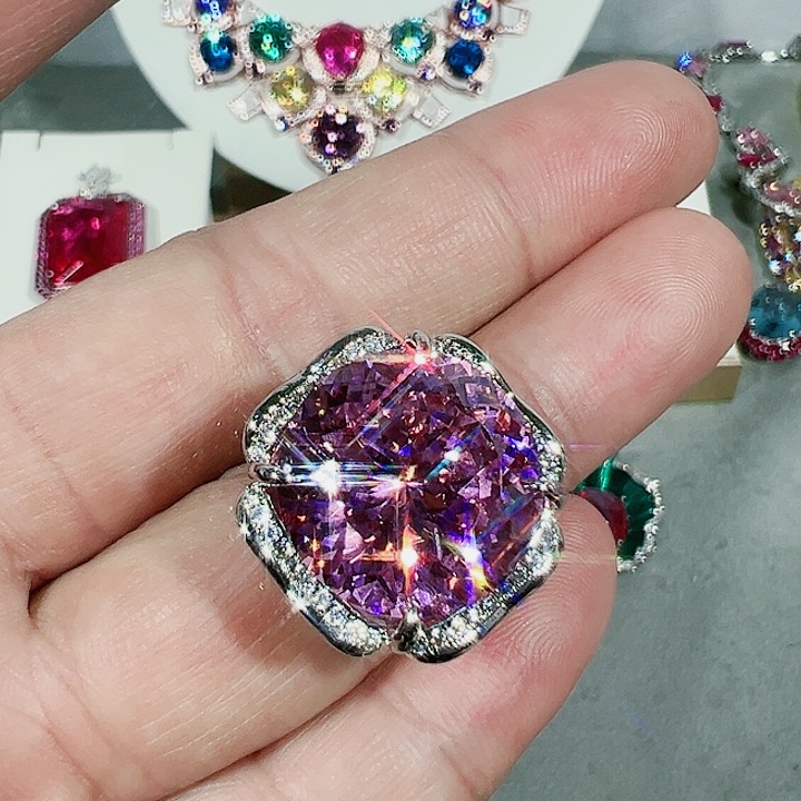 红宝石颈饰未镶嵌