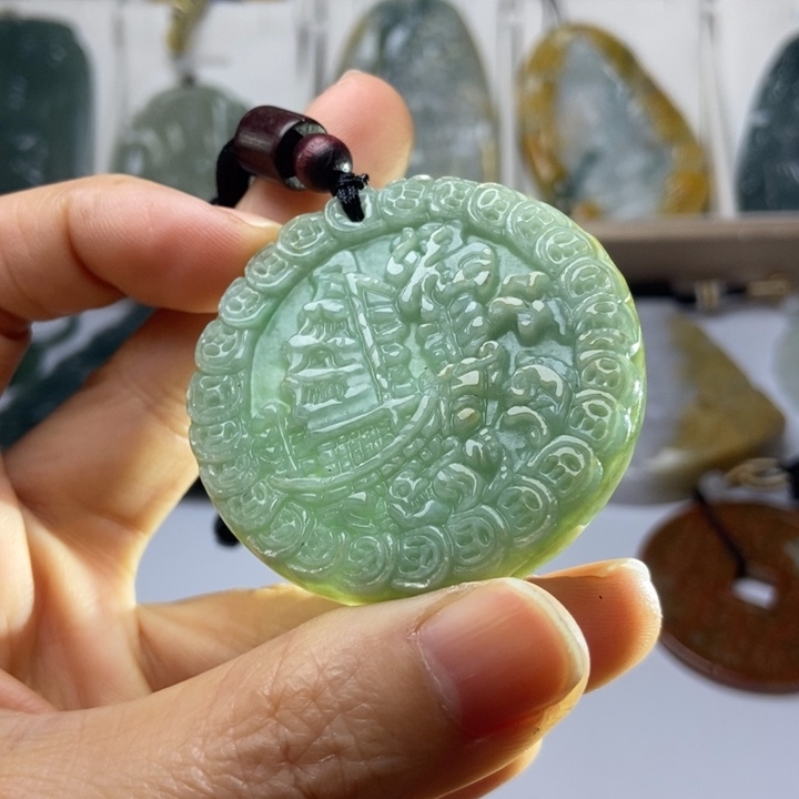 翡翠未镶嵌颈饰翡翠