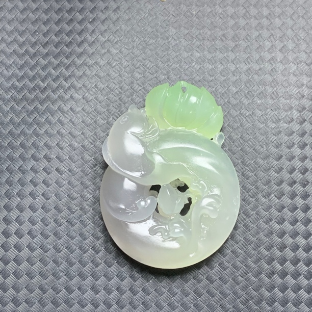 和田玉冰翠底三色荷花鱼吊坠