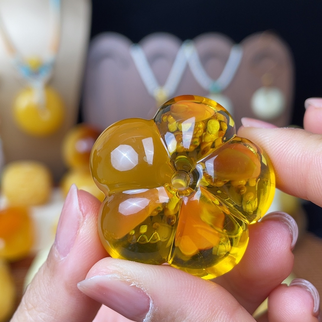 琥珀未镶嵌珠宝奇石