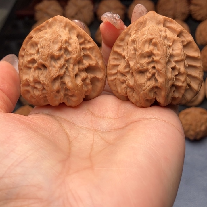 文玩核桃把件梨木台翻天印41