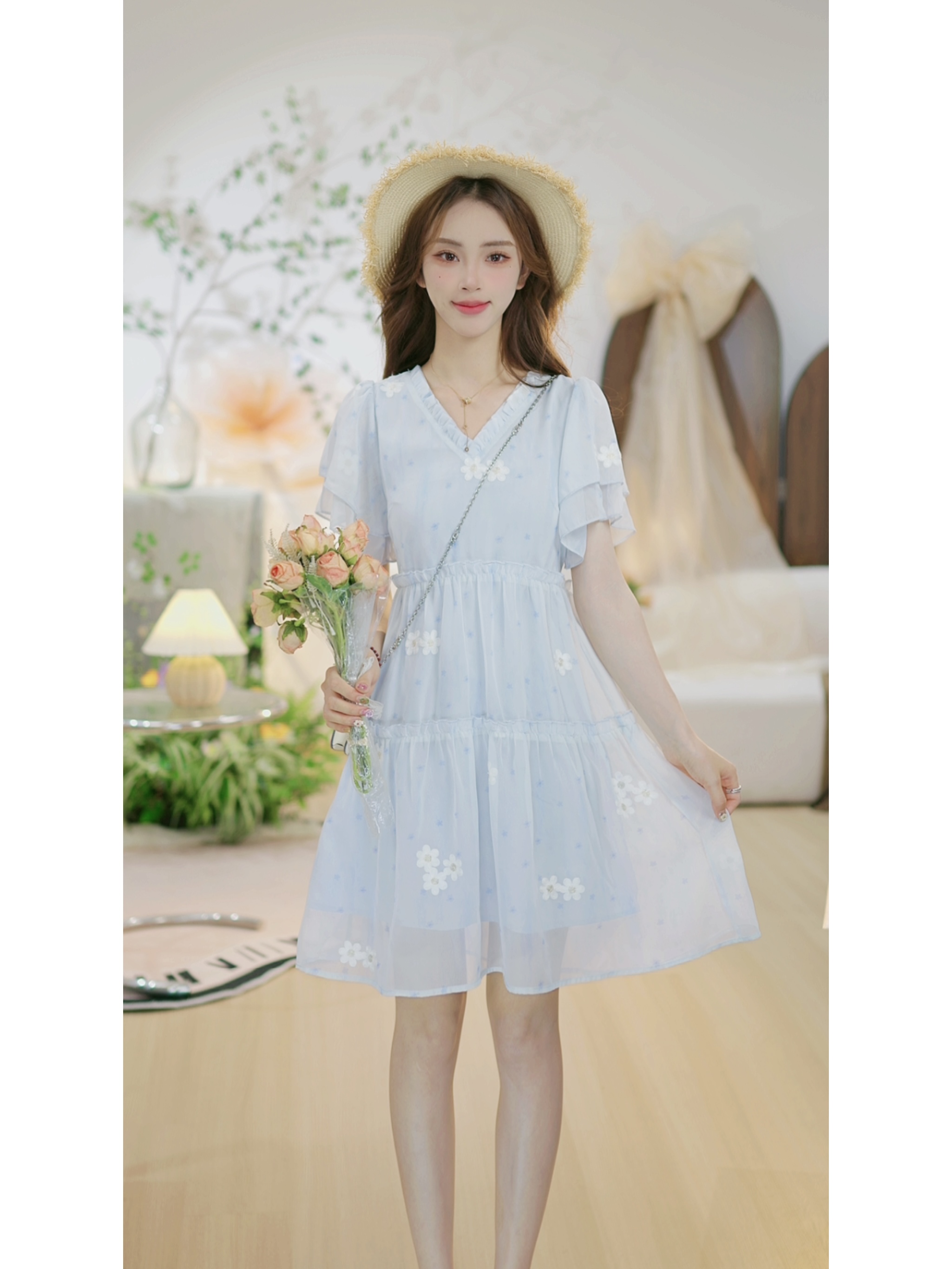 【梦屿U】清新百搭V领遮肉显瘦连衣裙韩版宽松减龄显瘦简约中长裙