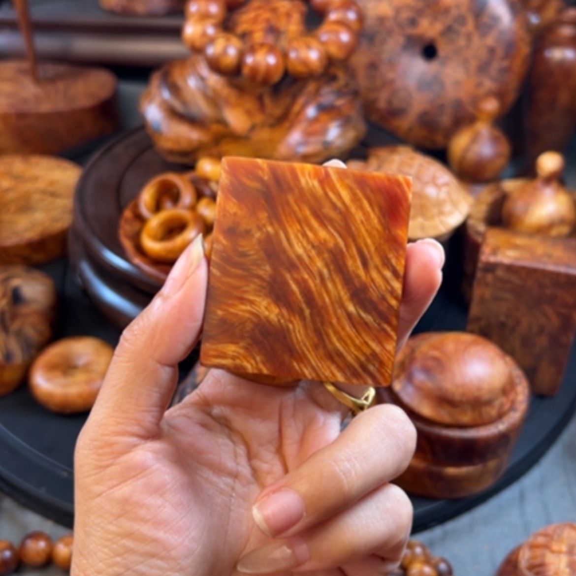 【闪购商品】松木（琥珀木）把件