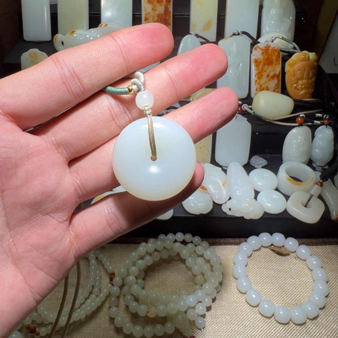 和田玉吊坠(不含链)未镶嵌?****了