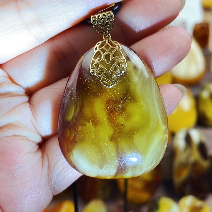 琥珀颈饰银S925镶嵌吊坠