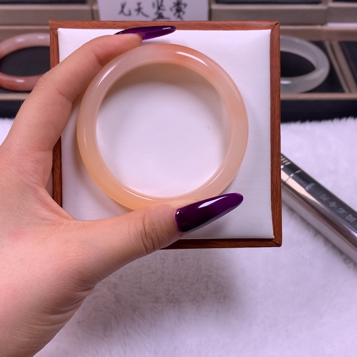 石英质玉未镶嵌手镯烦**语