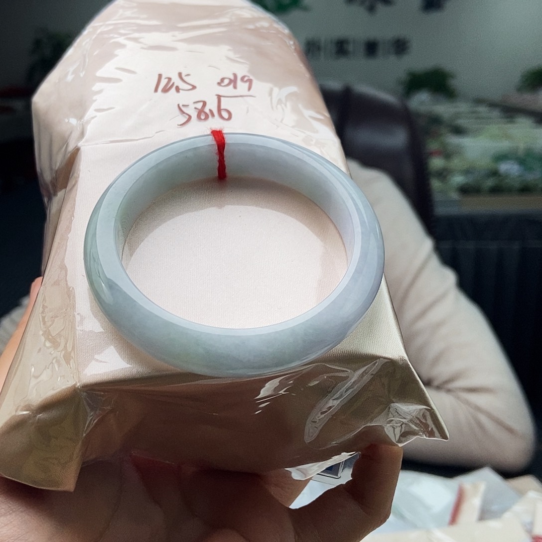 翡翠未镶嵌手镯拍一发一