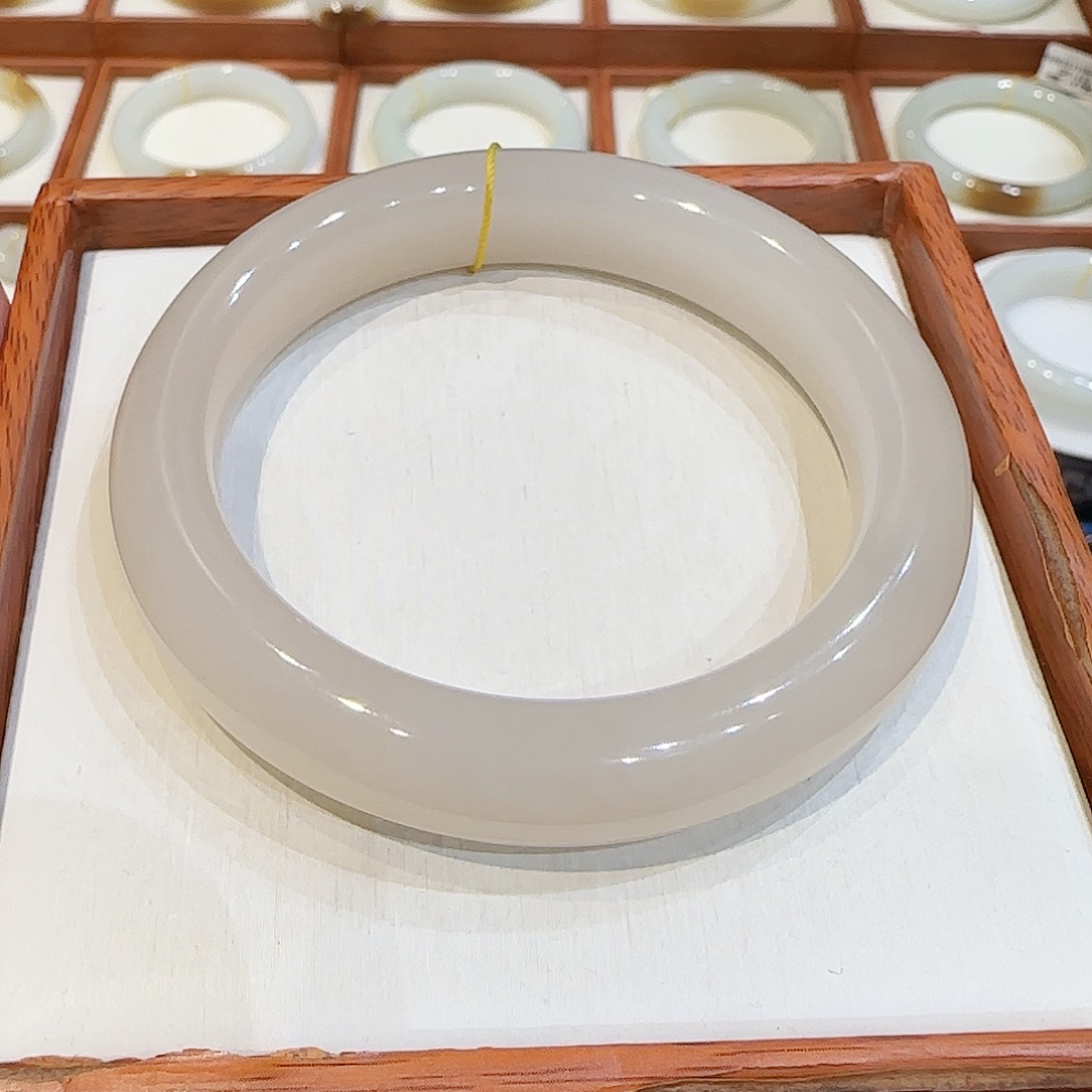 和田玉手镯未镶嵌高冰藕粉57 58 59