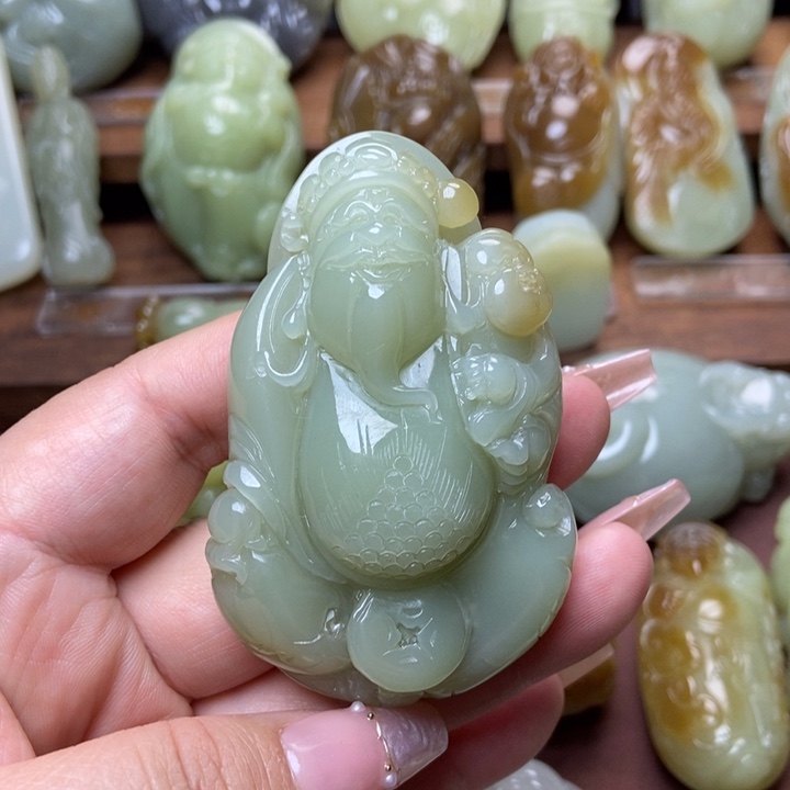 和田玉未镶嵌把件