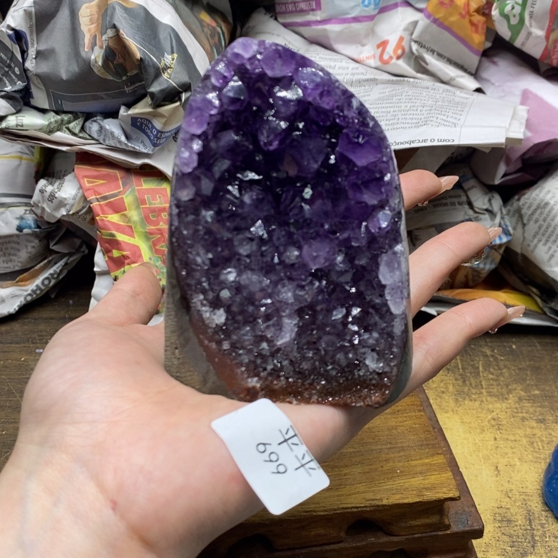 紫晶乌拉圭未镶嵌