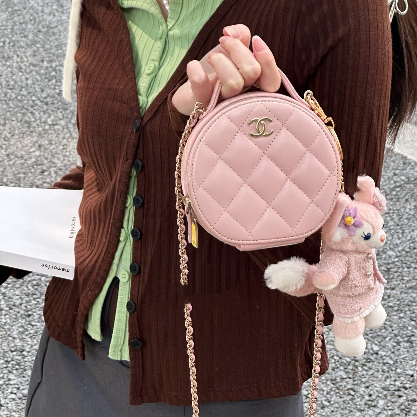 95新 Chanel/香奈儿 chanel 淡粉色圆饼链条斜挎包