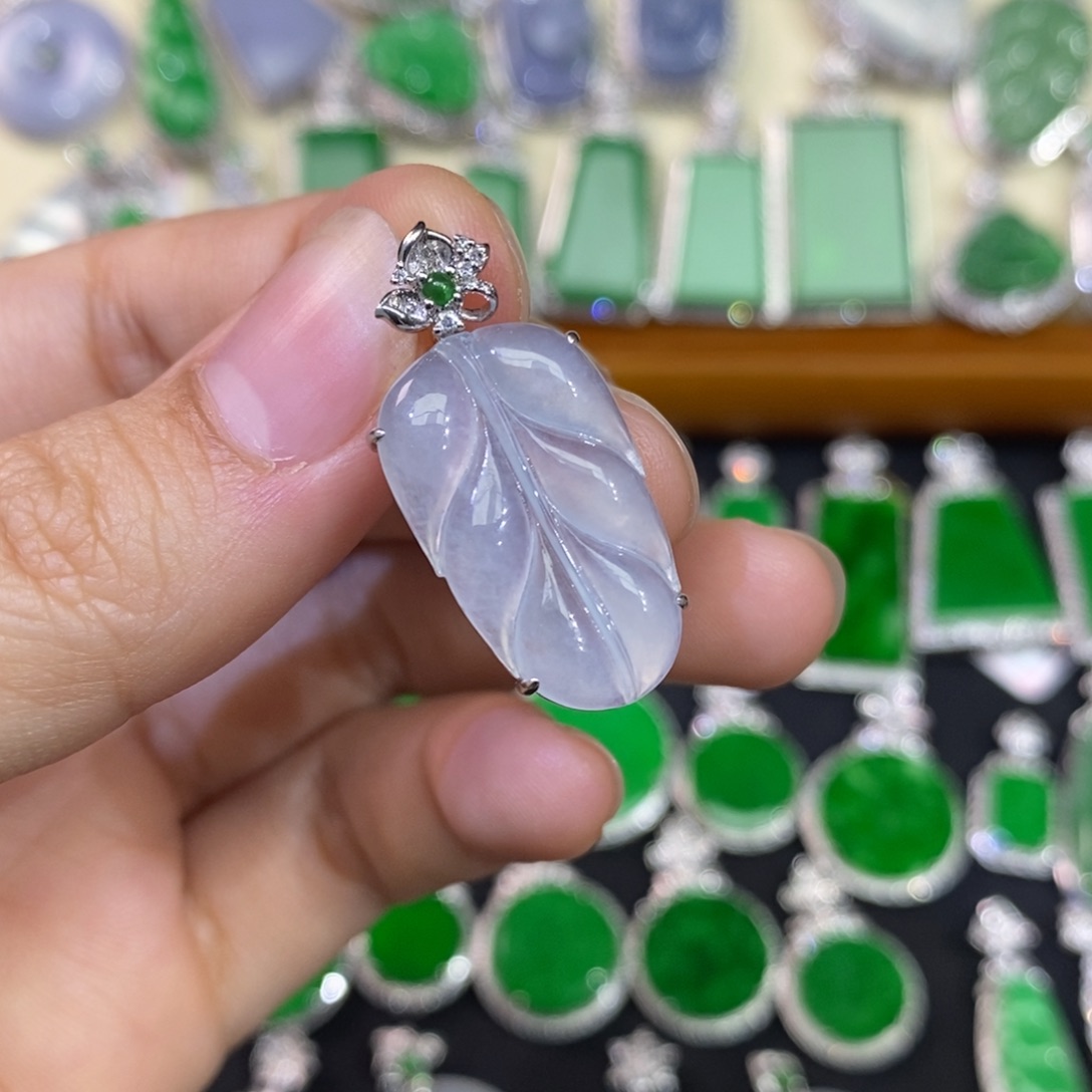 翡翠吊坠(不含链)18K金镶嵌