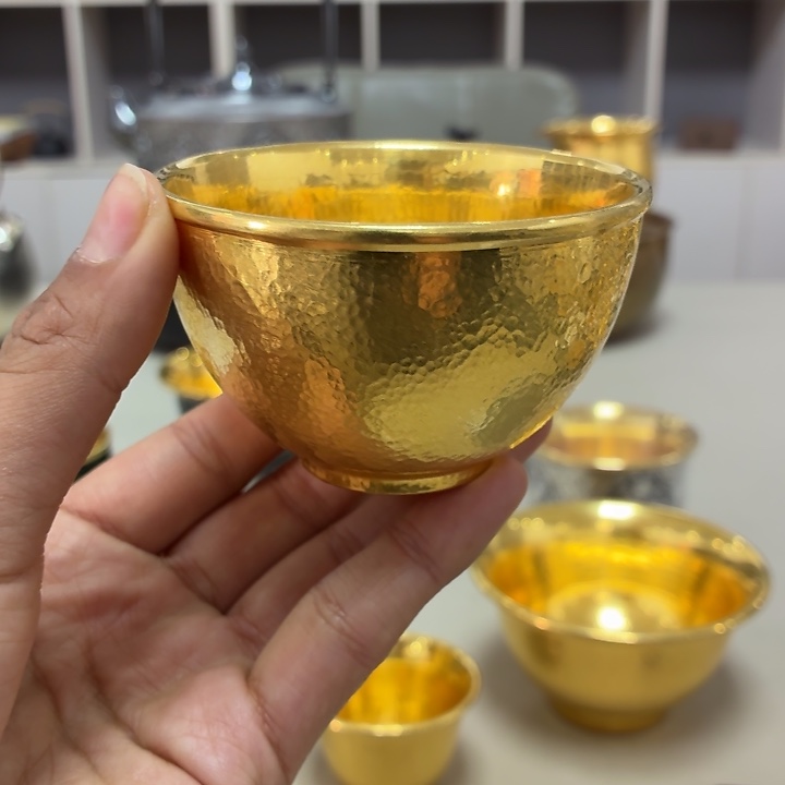 璐***璐李小鹤铁里外包金足金999鸡心杯100