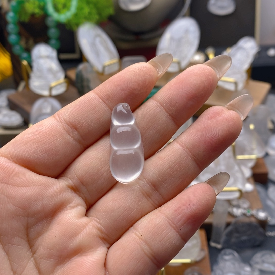 石英质玉颈饰未镶嵌