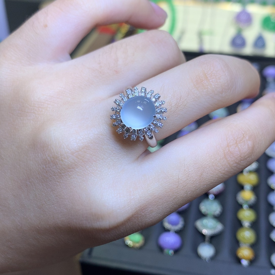 翡翠18K金镶嵌颈饰翡翠