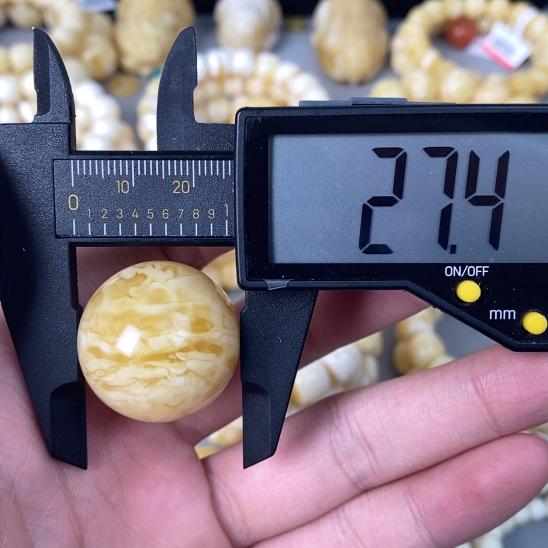 未镶嵌琥珀珠宝奇石