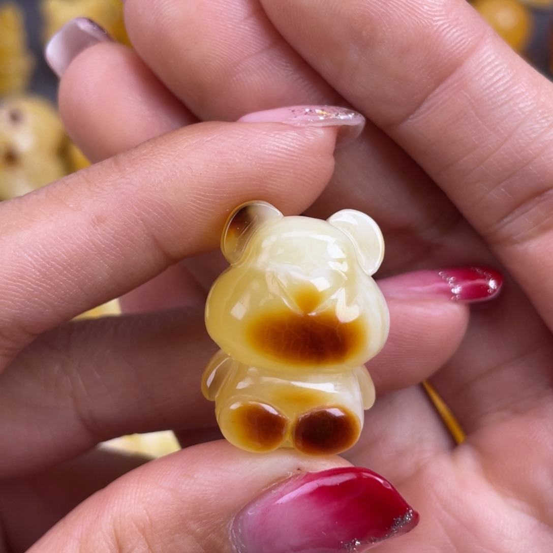 琥珀裸石未镶嵌波**拉蜜蜡