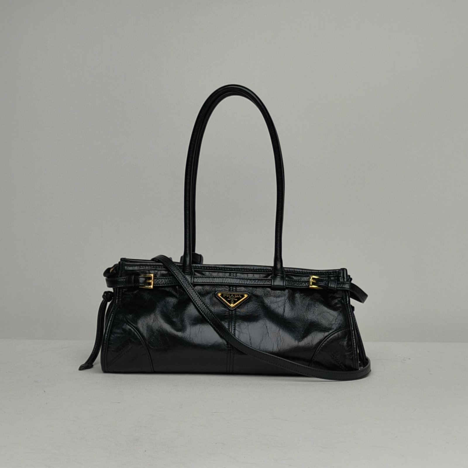 99新 Prada/普拉达 小花柳 Soft Lux 中号 黑色 油蜡皮 金扣