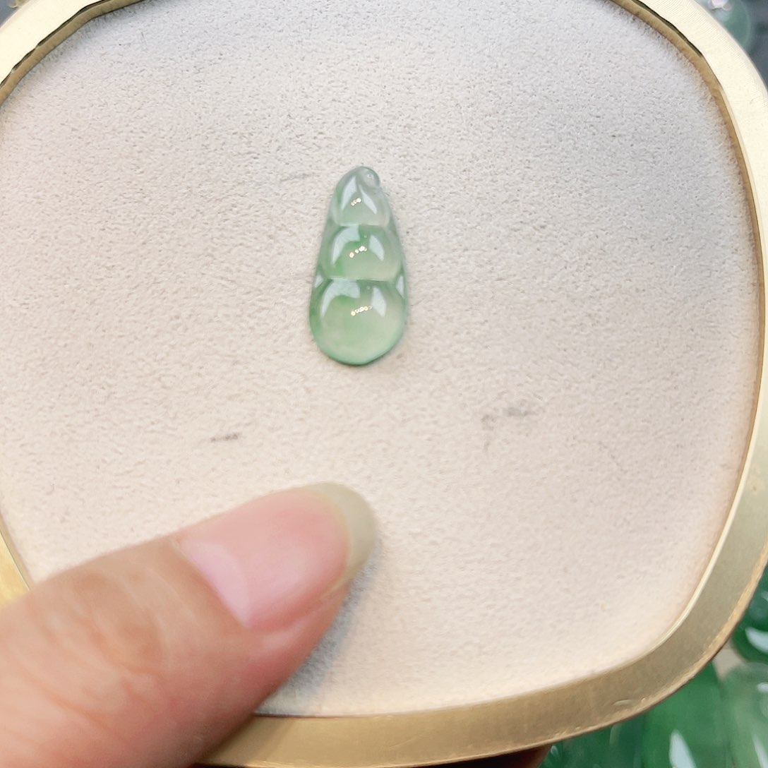 翡翠颈饰未镶嵌裸石