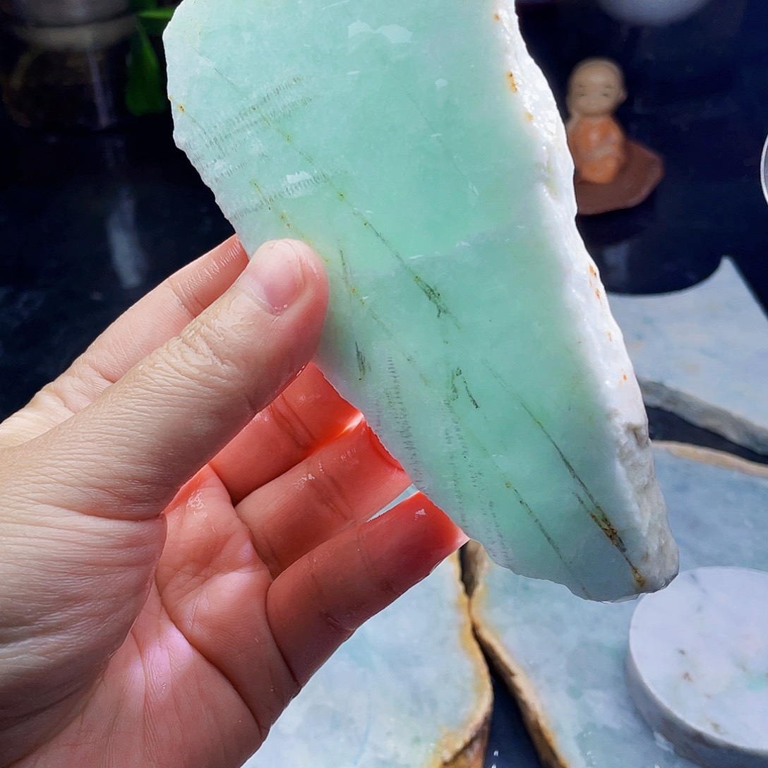 翡翠未镶嵌颈饰毛料11