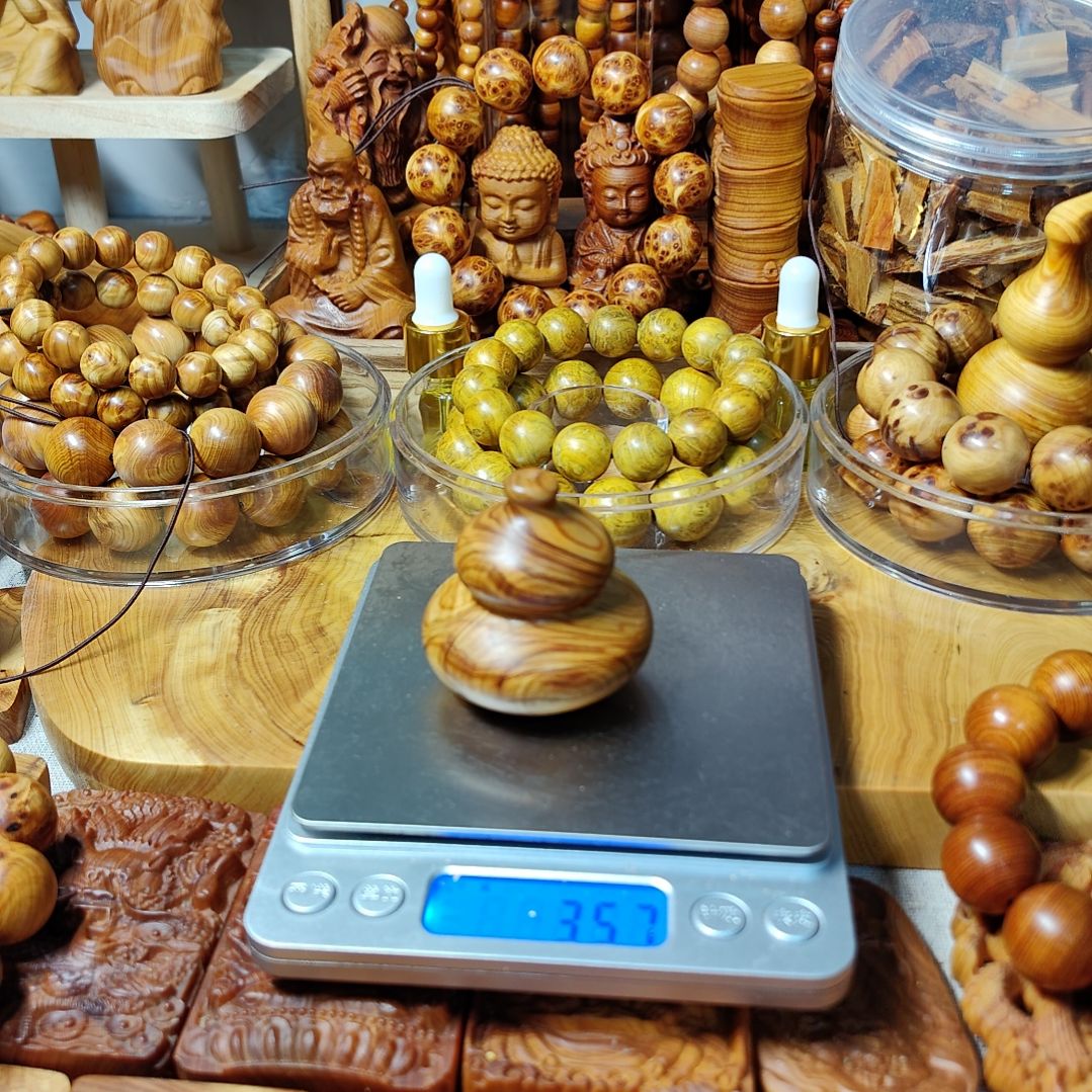 ?**?太行崖柏手工艺品