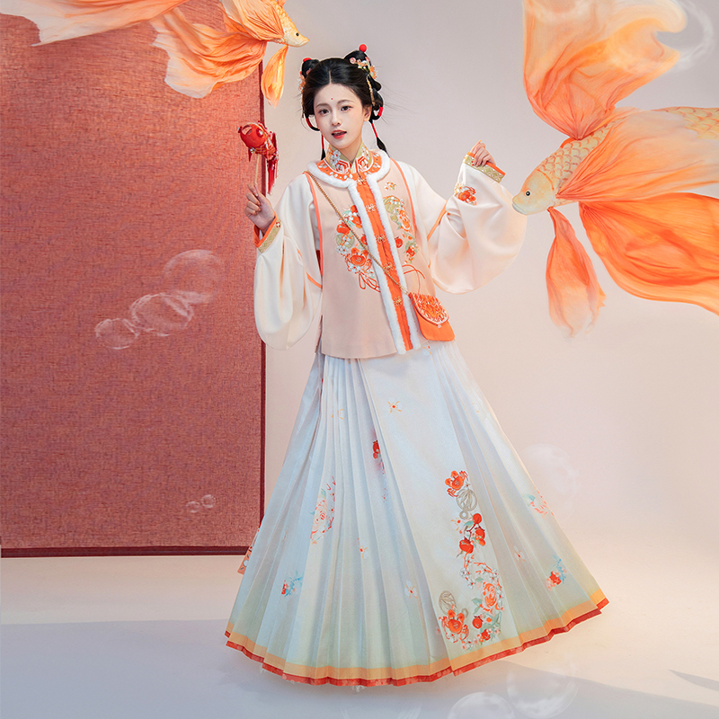 汉尚华莲原创汉服女蟹粉酥改良圆领短比甲刺绣马面裙中国风秋冬