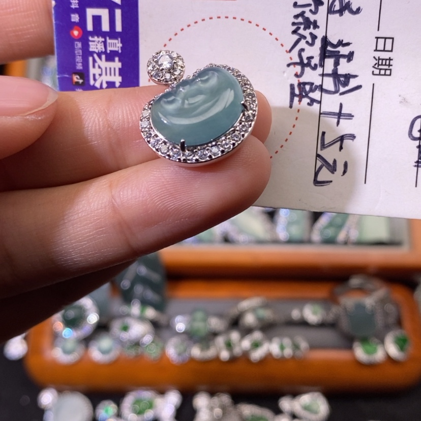 【闪购商品】翡翠颈饰未镶嵌天然