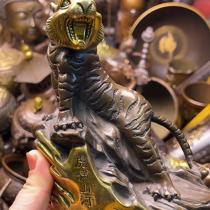 铜22345566778888777