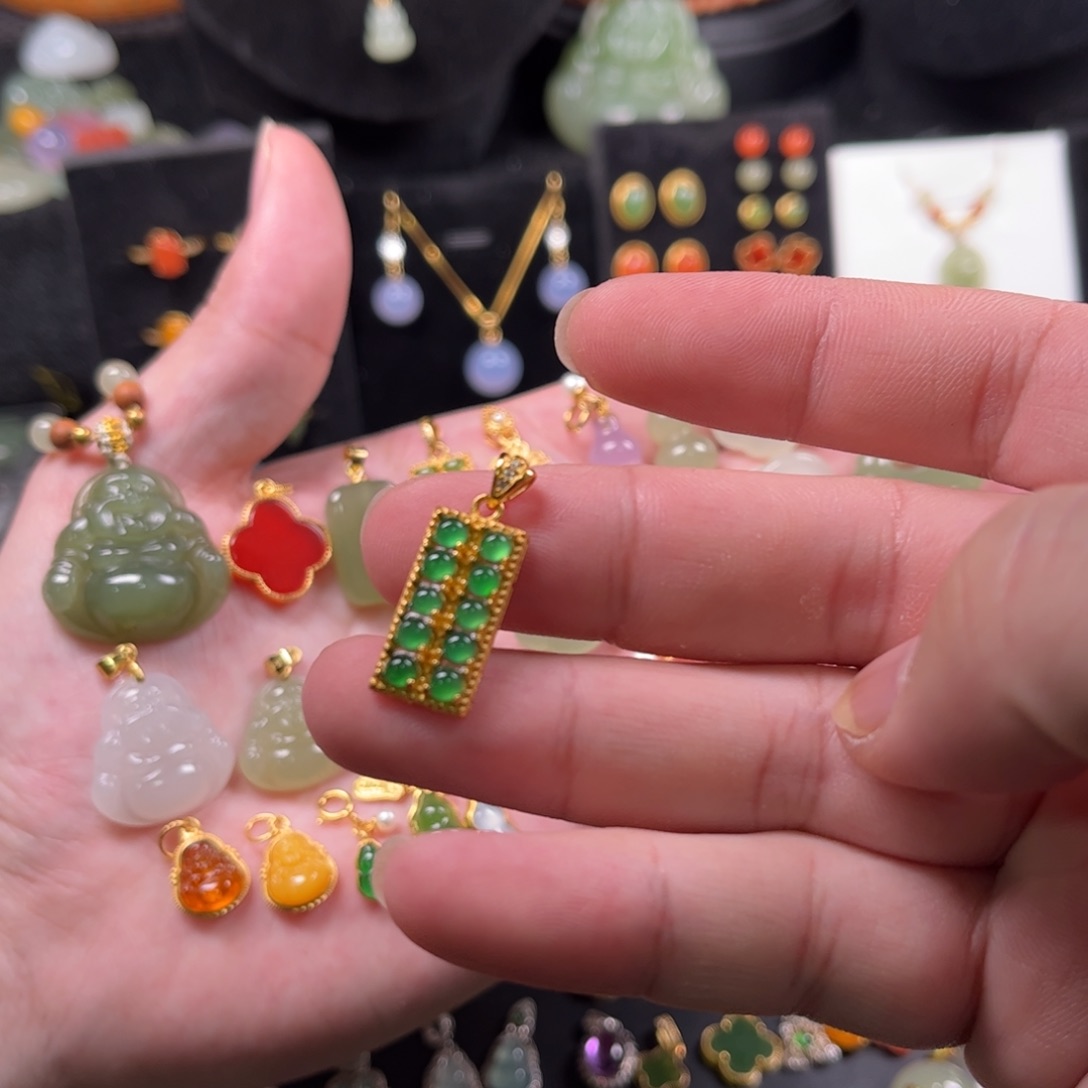 颈饰银S925镶嵌翡翠