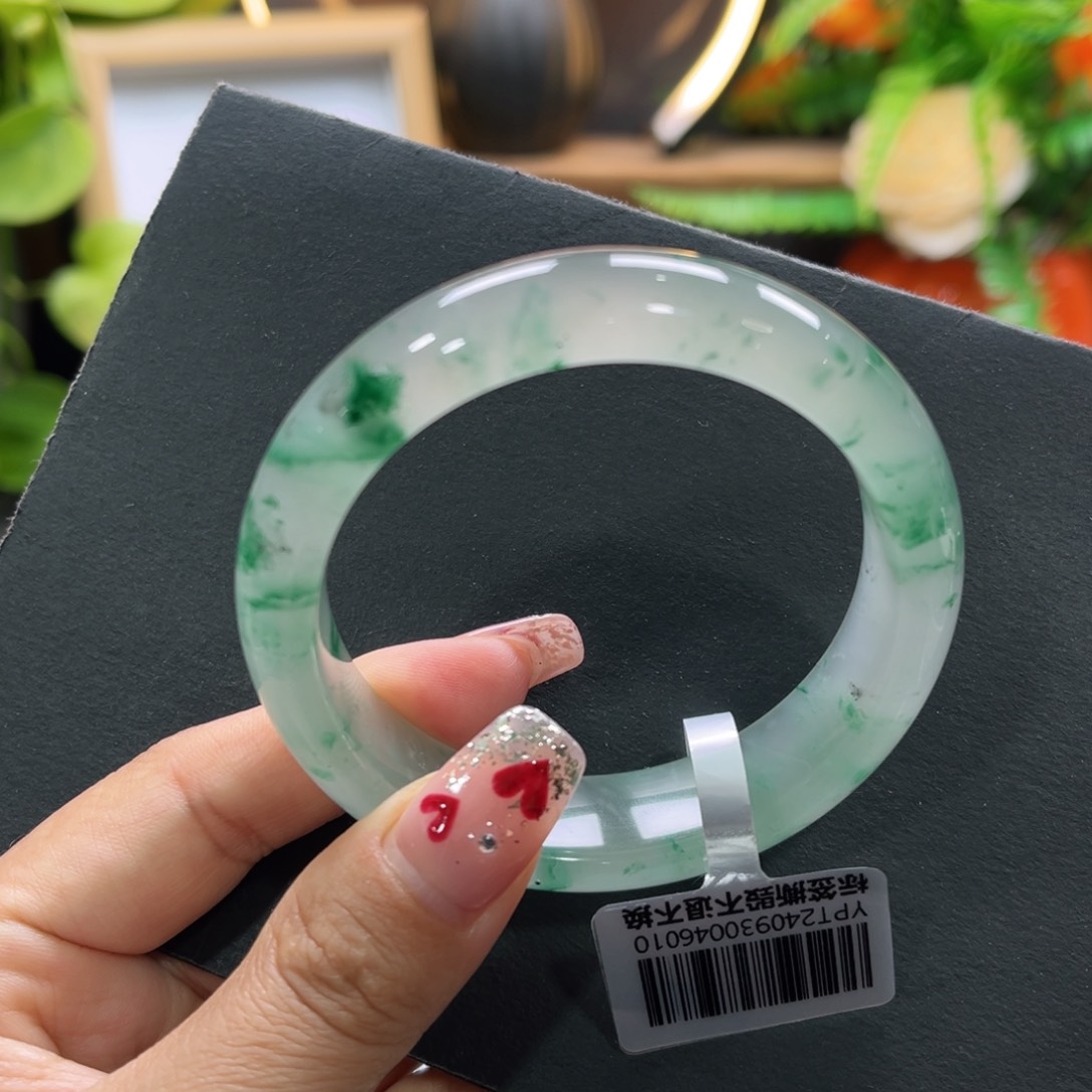 石英质玉手镯未镶嵌➕周周55