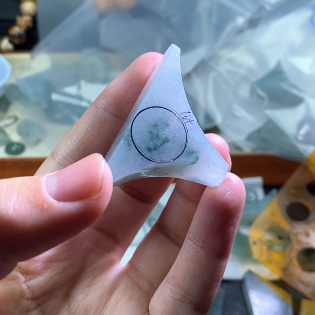 翡翠未镶嵌颈饰定制