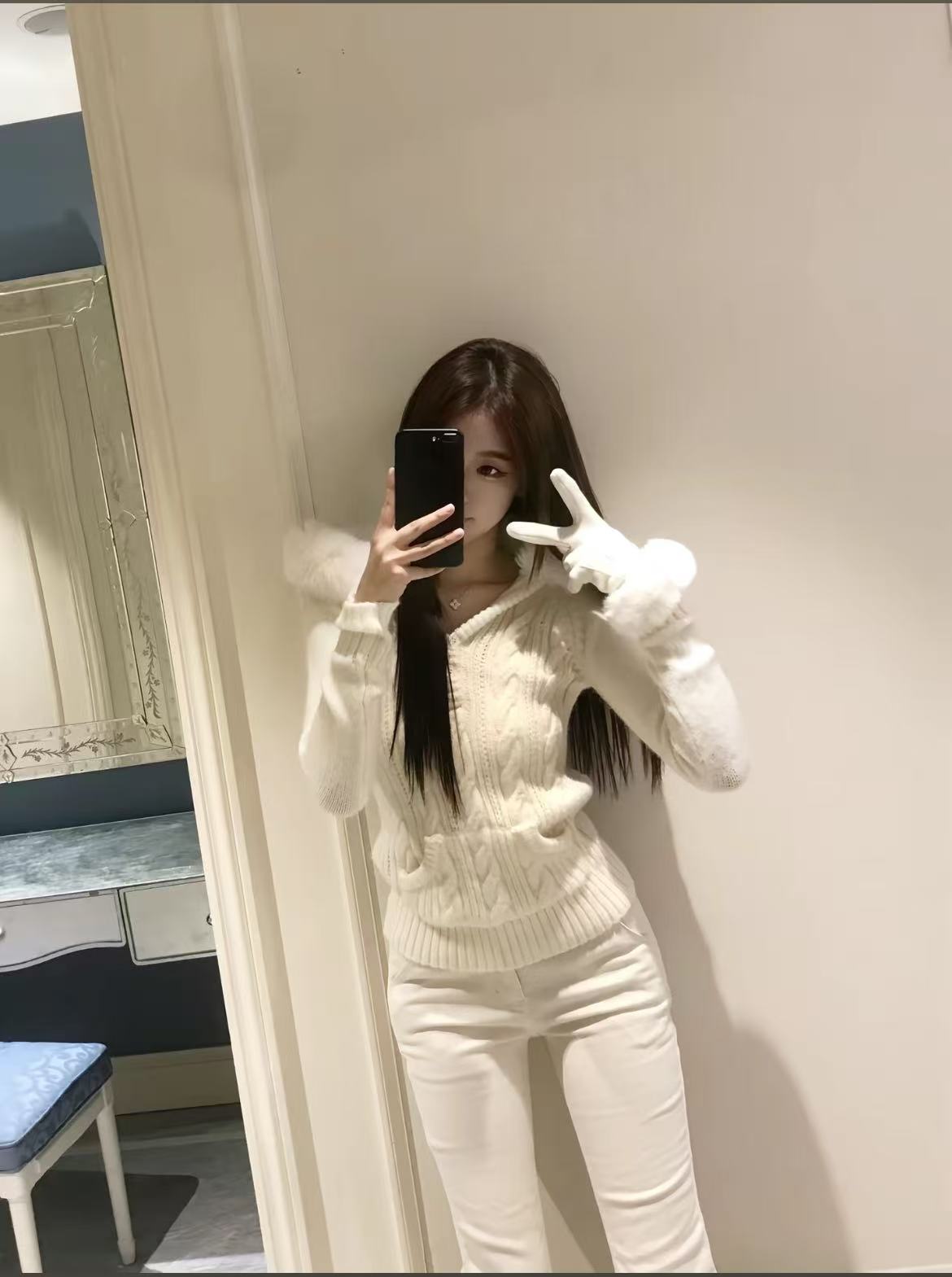尹千金J【奶芙塔塔】慵懒连帽毛针织女修身显瘦美式长袖上衣S257431