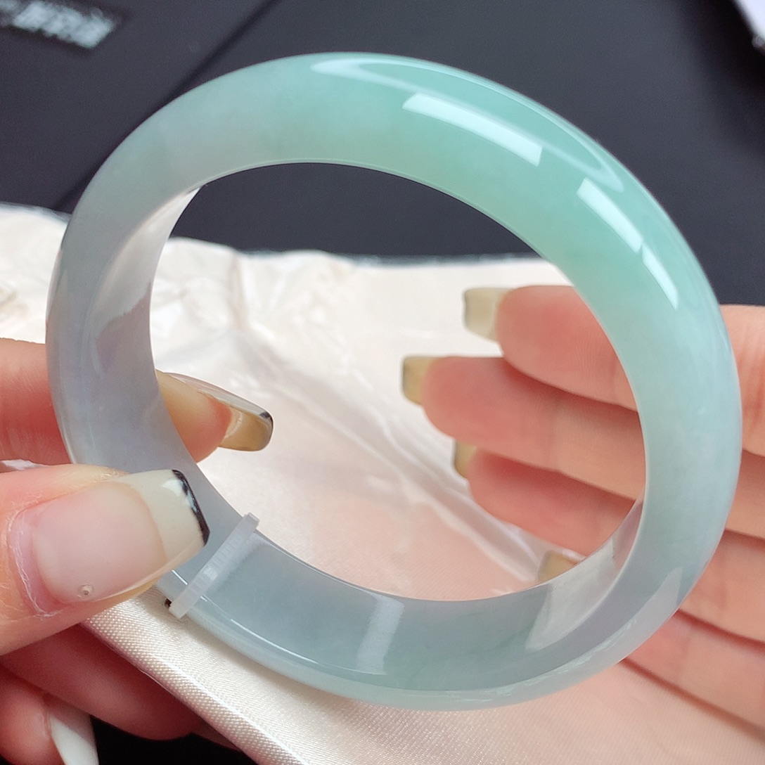 翡翠手镯未镶嵌57-58圈口