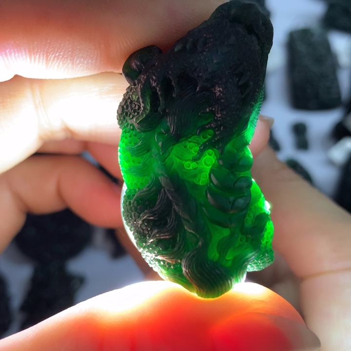 定制翡翠未镶嵌貔貅