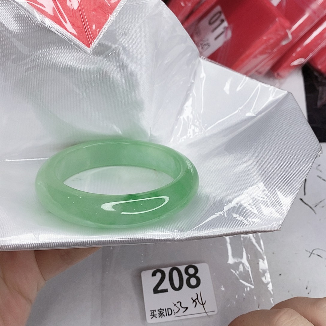 翡翠未镶嵌手镯一图一物实物为准（微瑕处理）