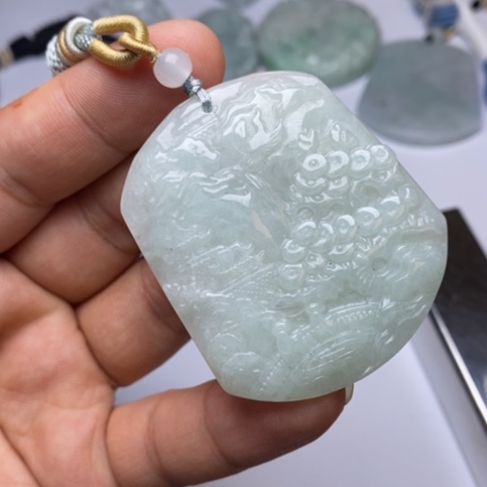 翡翠未镶嵌颈饰翡翠