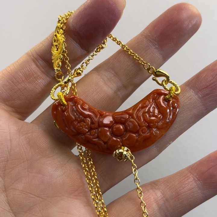 翡翠吊坠(赠链)未镶嵌