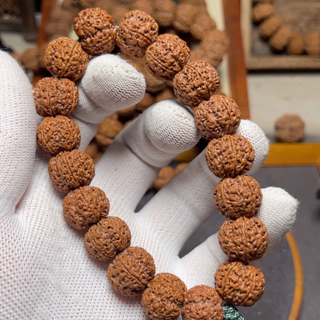 金刚菩提手串安娜凹底蜂王头货17尺