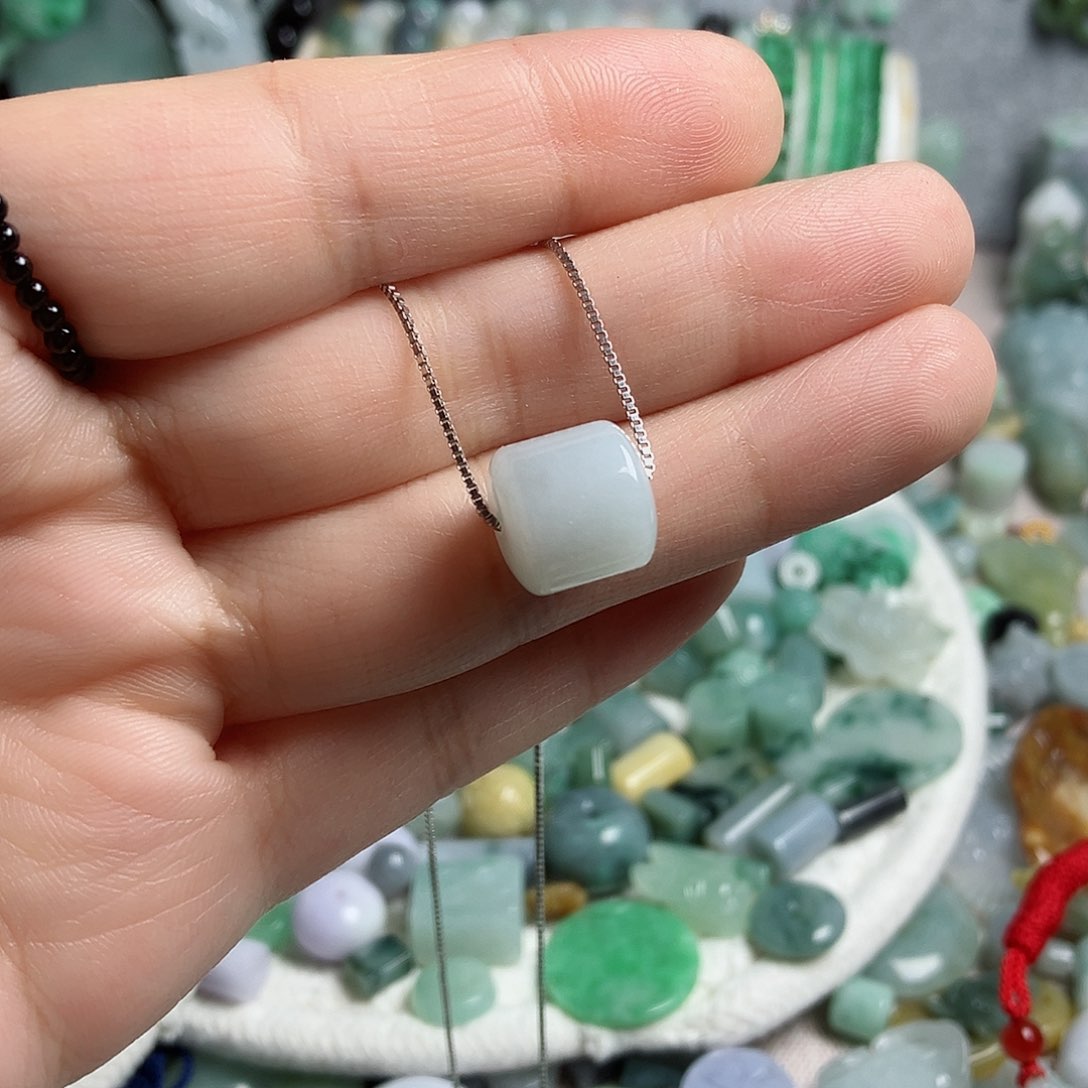 翡翠颈饰未镶嵌卡11+