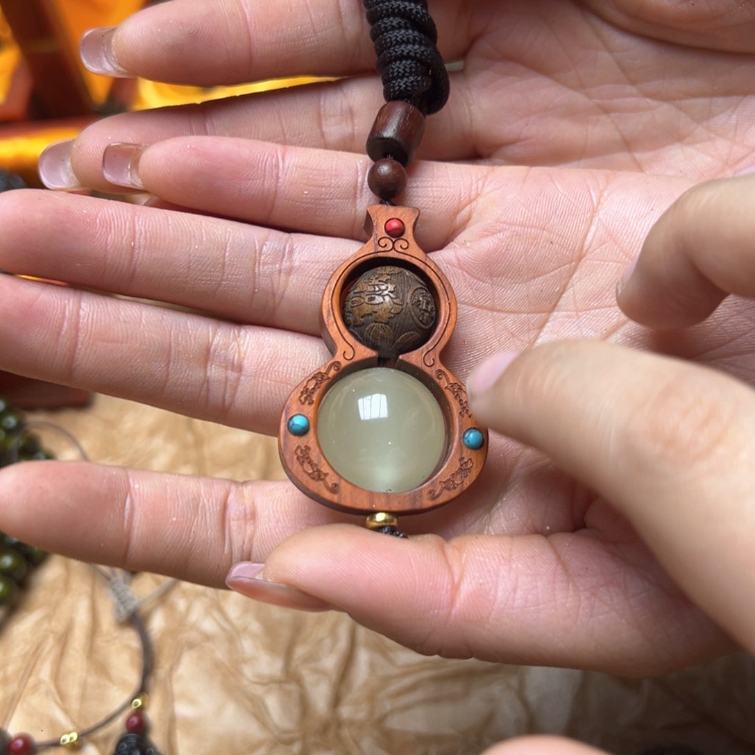 滴血莲花菩提吊坠