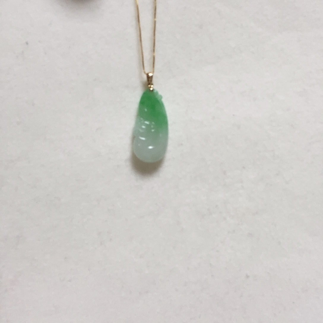 翡翠颈饰18K金镶嵌简单